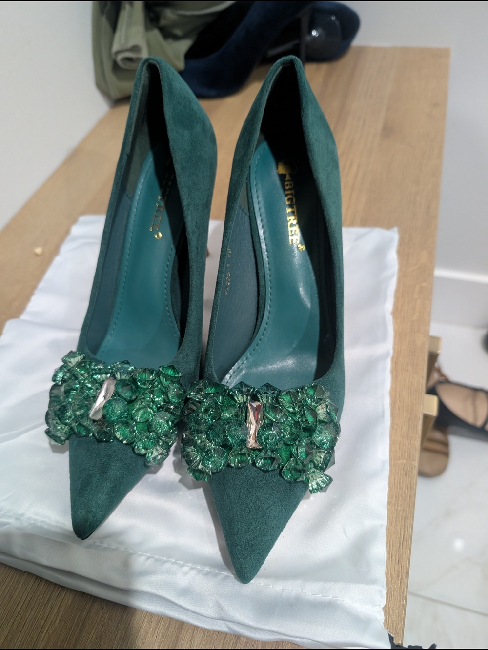 Emerald Crystal-Embellished Pointed-Toe Pumps